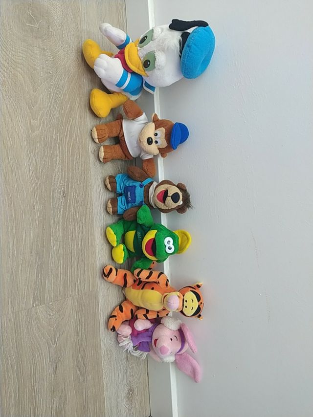 peluches a 3 € cada uno,6 por 15€