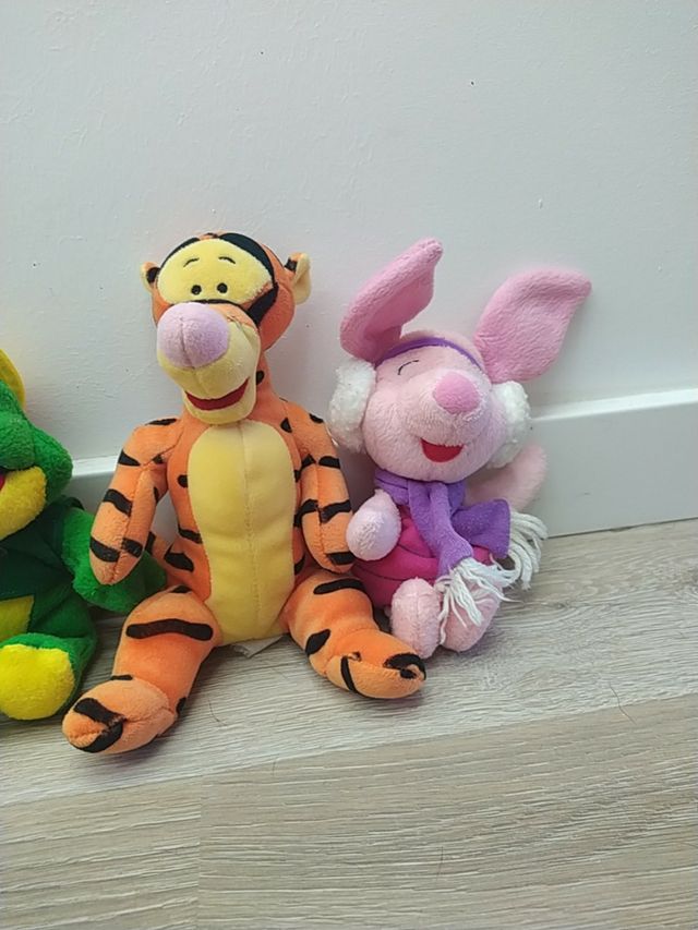 peluches a 3 € cada uno,6 por 15€