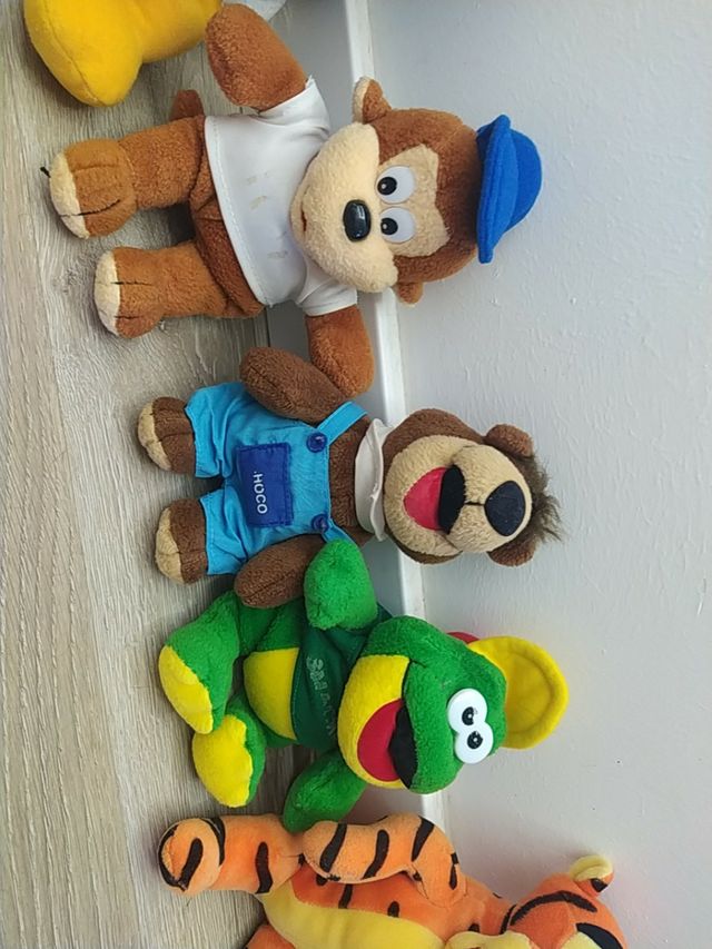 peluches a 3 € cada uno,6 por 15€