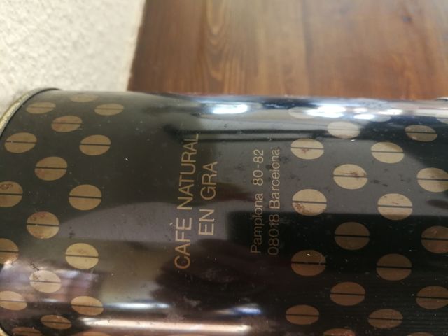 Bote o lata coleccionistas antigua