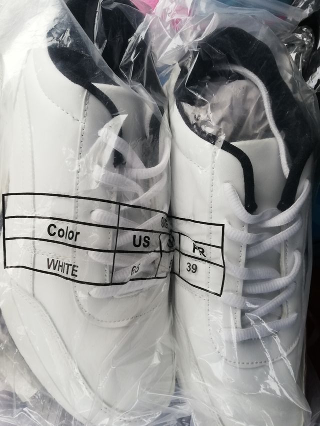 LOTE DOS PARES DEPORTIVAS