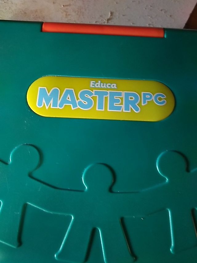 ordenador infantil con raton