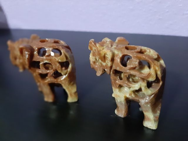 Elefantes tallados en marmol