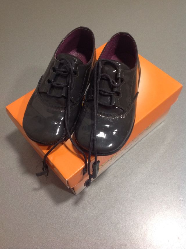 Zapatos charol niño