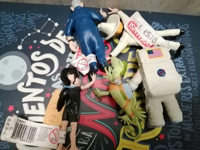 Figuras comansi Atrapa la bandera