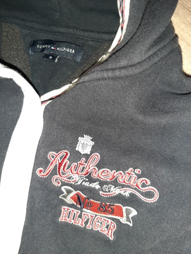 vestido azul marino de tomy hilfiguer