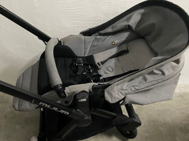 Carrito bebe con capazo y la silla con plasticos