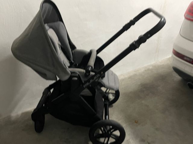 Carrito bebe con capazo y la silla con plasticos