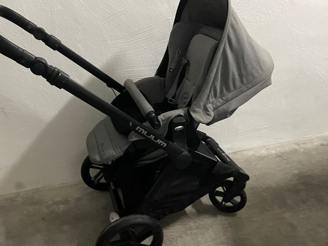 Carrito bebe con capazo y la silla con plasticos