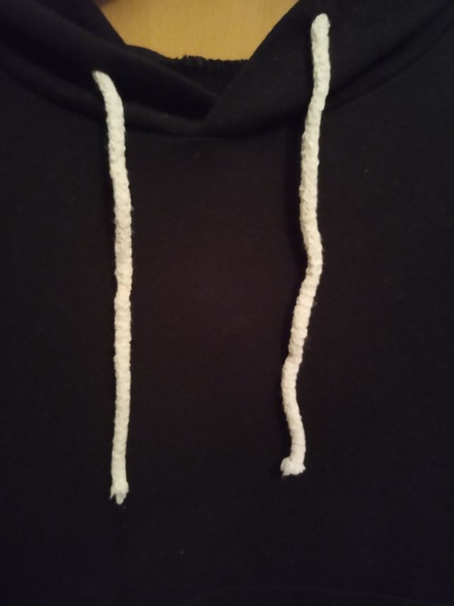 camiseta tipo sudadera