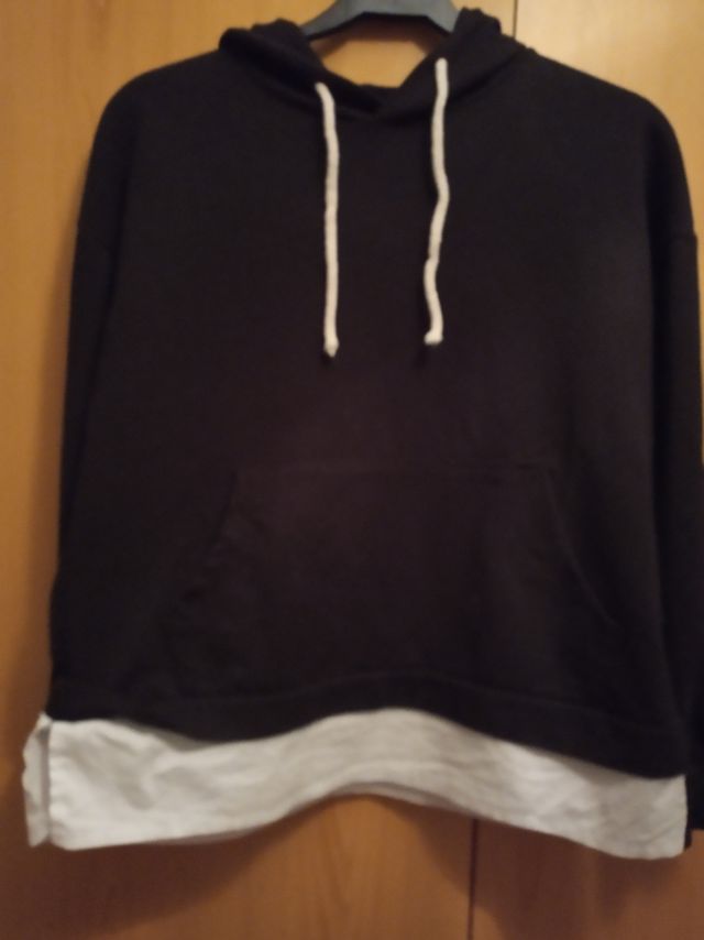 camiseta tipo sudadera