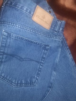 Pantalón Vaquero. Emidio Tucci. de segunda mano por 15 EUR en Granada en  WALLAPOP