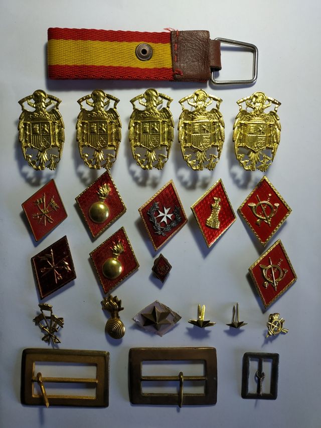 4 Antiguas insignias españolas
