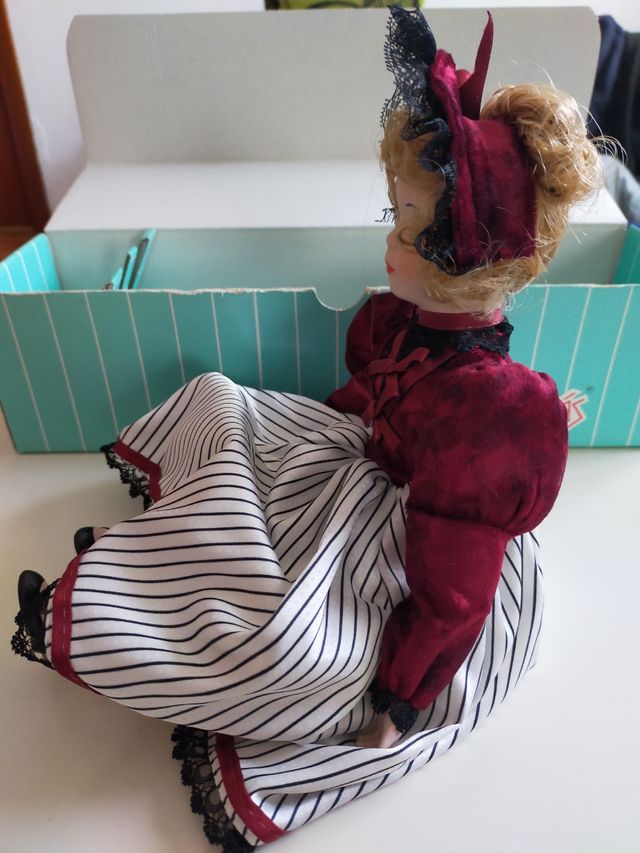 Muñeca de Porcelana Fanás