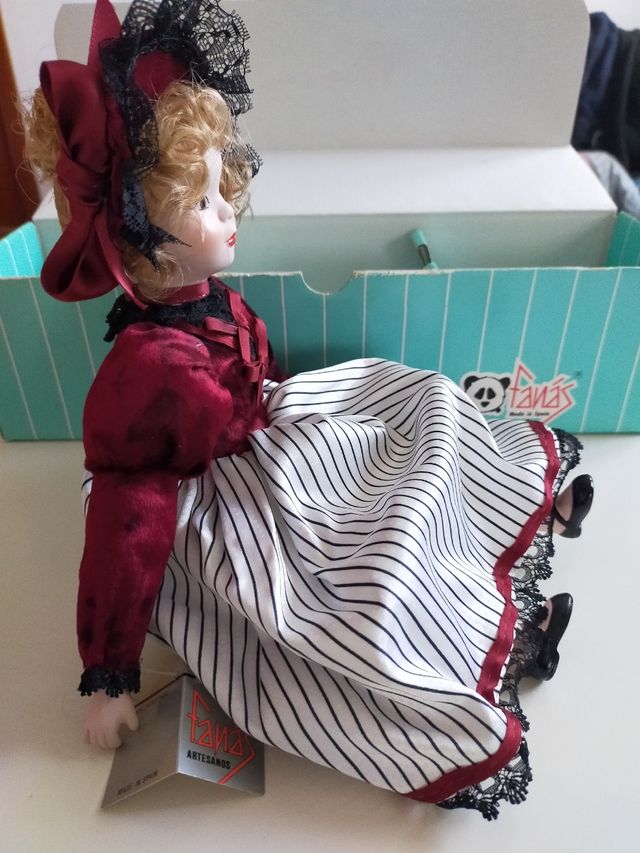 Muñeca de Porcelana Fanás