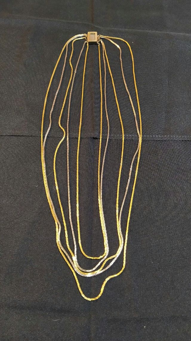 Collar de mitad del Siglo XX 
