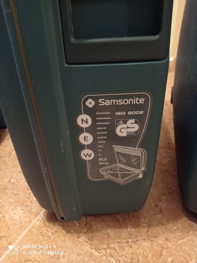 maletas marca sansonite.