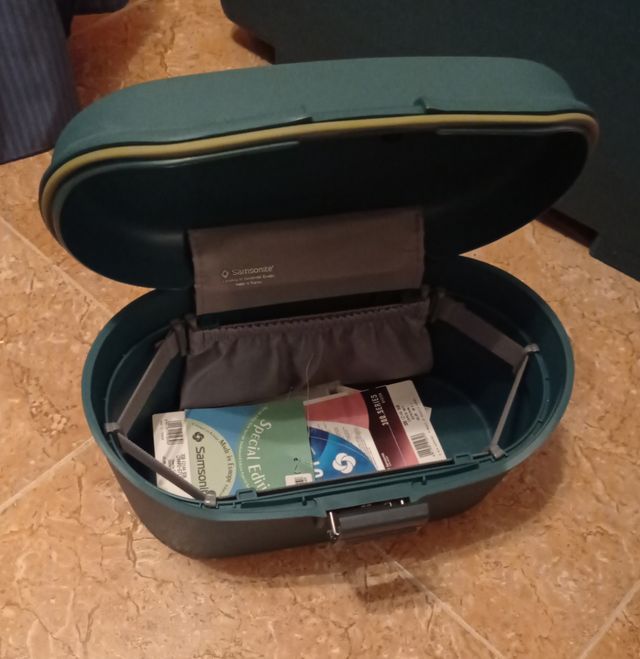 maletas marca sansonite.