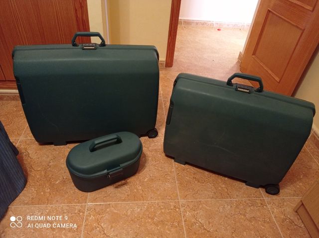 maletas marca sansonite.