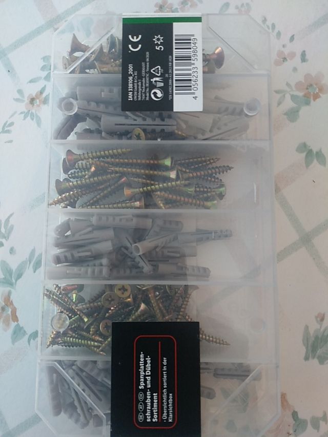 tacos y tornillos para aglomerado