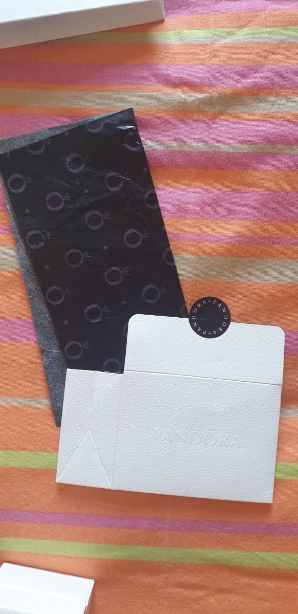 Bolsas y cajas de Pandora