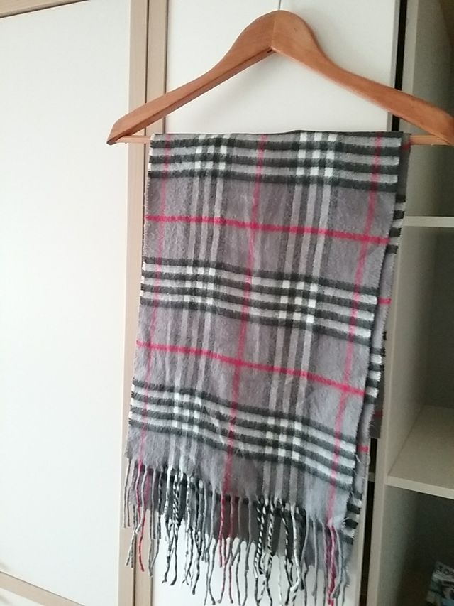 bufanda elegante gris