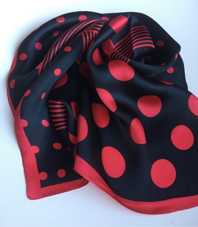 Pañuelo Seda Natural «Polka Dots Flamenco»