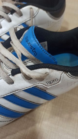 Botas futbol tacos Aluminio Adidas 11questra de segunda mano por 10 EUR en  Trobajo del Cerecedo en WALLAPOP