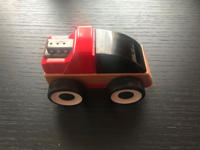 Coche de madera