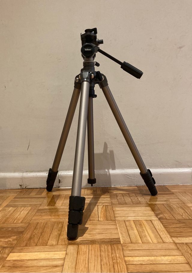 Trípode extensible Velbon con funda