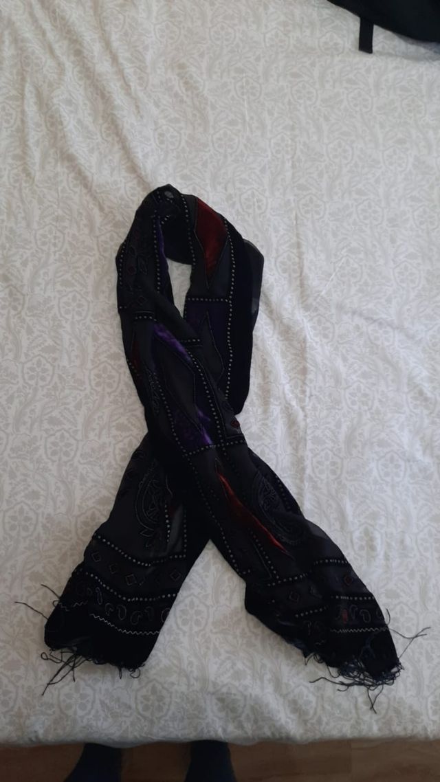 Pañuelo tipo chal nuevo sin estrenar