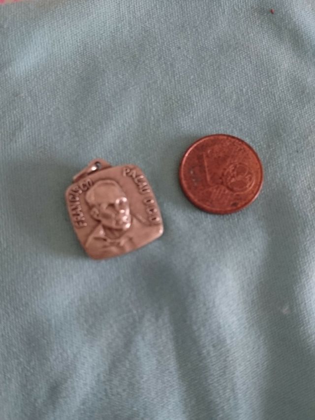 Medaglia antica reliquia