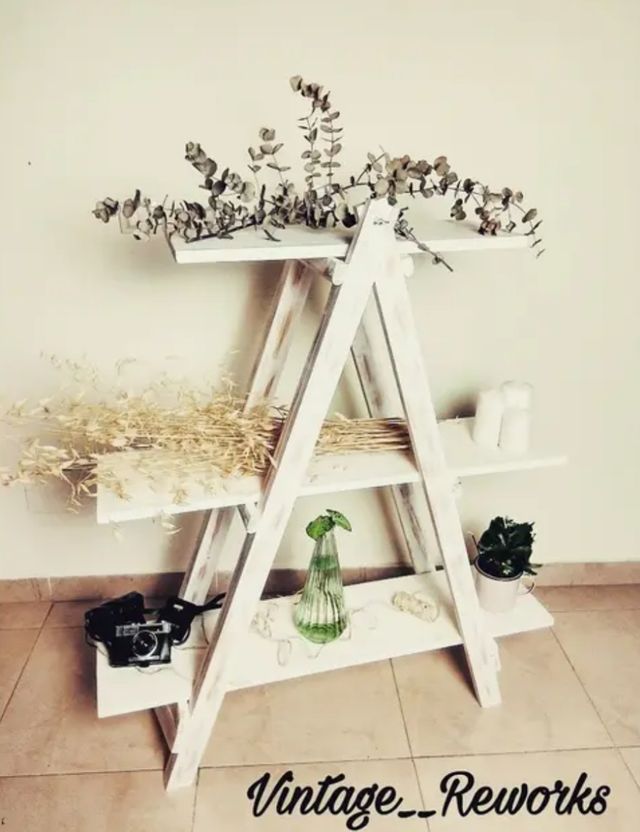 estantería escalera