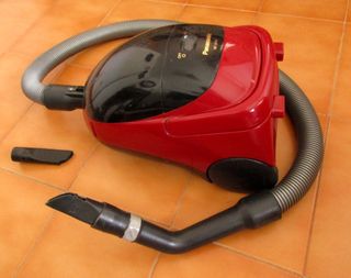 Aspiradora Panasonic de segunda mano por 40 EUR en Murcia en WALLAPOP