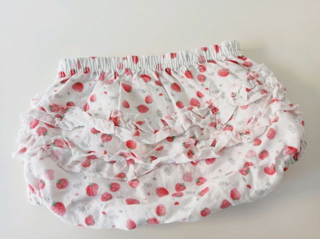 Cubrepañal/culetin/culotte/braguita bebé fresas