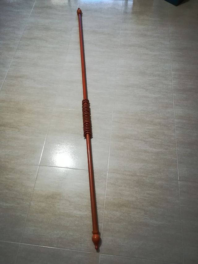 Barra de madera para cortinas