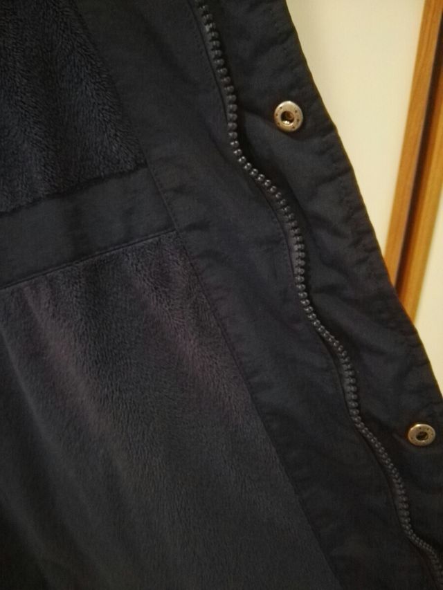 Abrigo de niño con capucha