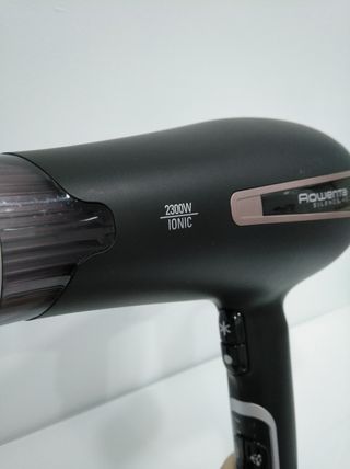 Secador ROWENTA SILENCE AC de segunda mano por 18 EUR en Sevilla en WALLAPOP