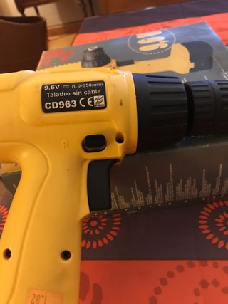 Taladro kraft tech CD963. 9.6v de segunda mano por 15 EUR en Tarragona en  WALLAPOP