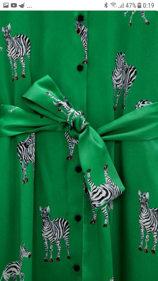Vestido verde zara de segunda mano por 25 EUR en Madrid en WALLAPOP