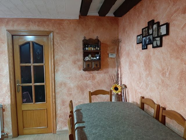 Mesa y sillas comedor