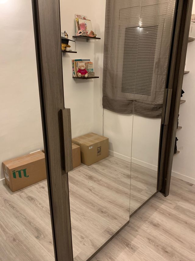 Armario puertas correderas de segunda mano por 150 € en Barcelona en