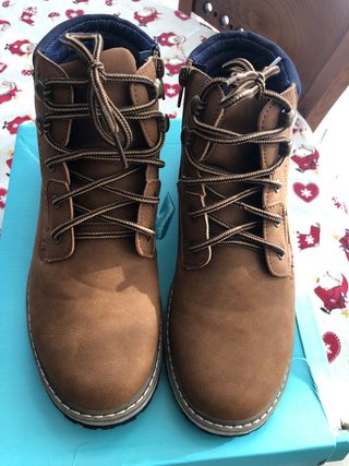 Botas Tenth Decimas de segunda mano por 10 EUR en Infiesto en WALLAPOP