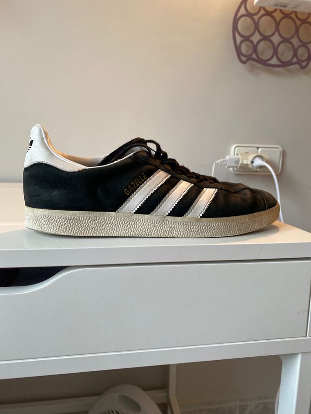 De este modo Auto Prisionero de guerra Adidas gazelle de segunda mano por 20 € en Peguera en WALLAPOP De este modo Auto Prisionero de guerra Adidas gazelle de segunda mano por 20 € en Peguera en WALLAPOP