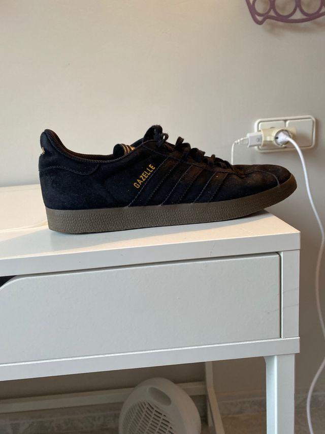 De este modo Auto Prisionero de guerra Adidas gazelle de segunda mano por 20 € en Peguera en WALLAPOP De este modo Auto Prisionero de guerra Adidas gazelle de segunda mano por 20 € en Peguera en WALLAPOP