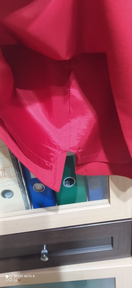 Conjunto chaqueta y falda rojo pasión