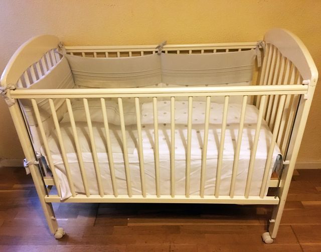 Cuna Bebé - 3 alturas + Colchón + Ropa de cuna