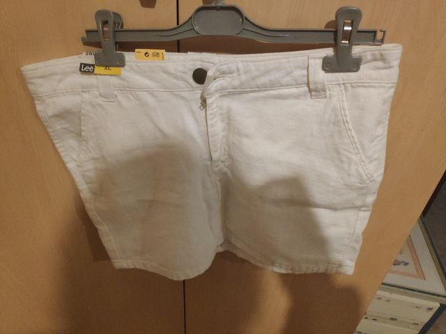 falda Blanca Lee con etiqueta