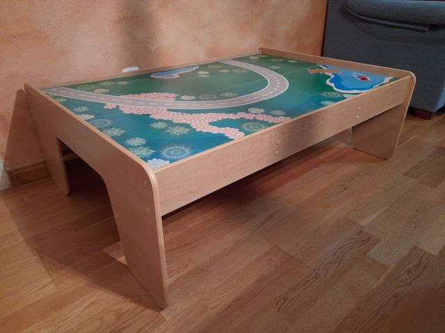 Mesa de juego para niños