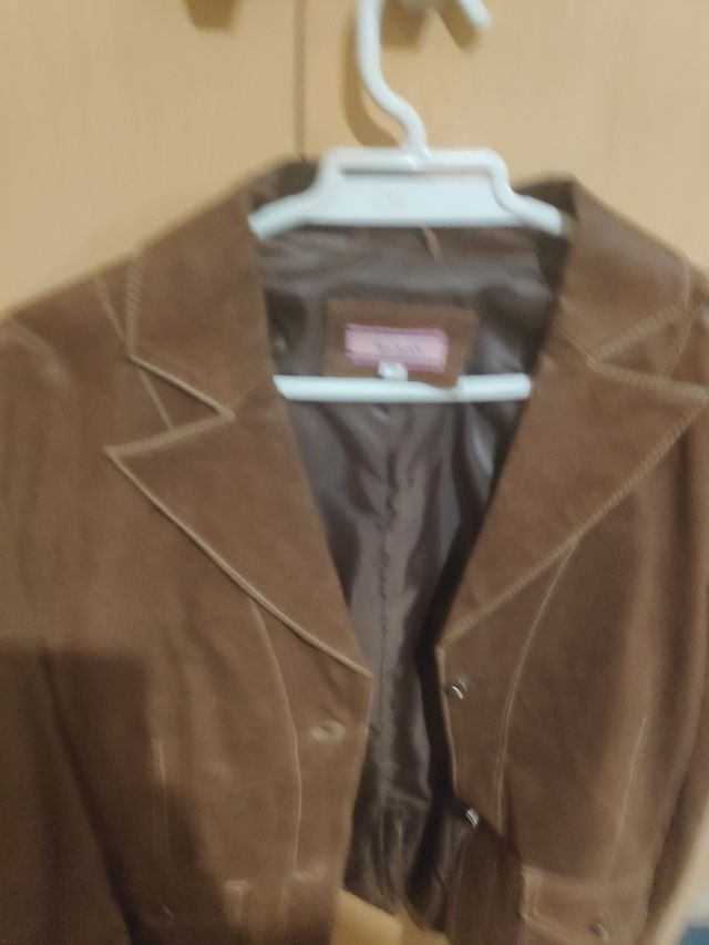 chaqueta de piel marrón sin estrenar